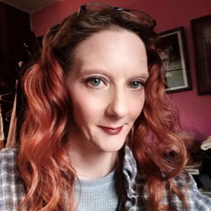 Meet your Posher, Angie